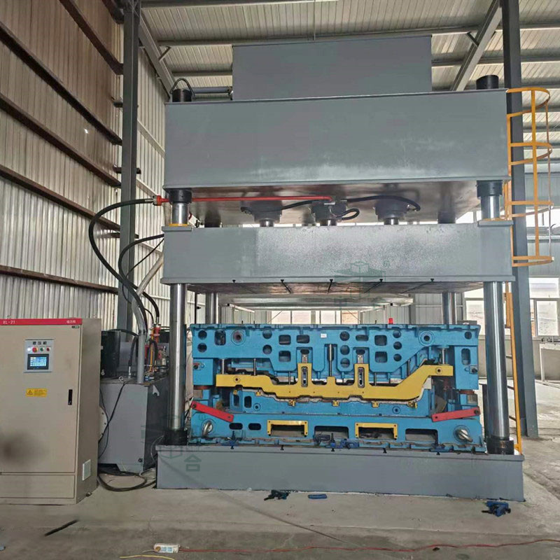 315噸汽車內飾件成型液壓機-大臺面液壓機定制(圖3) 315噸汽車內飾件成型液壓機-大臺面液壓機定制(圖3)