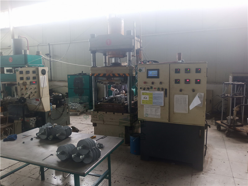 100噸四柱液壓機 100噸四柱液壓機