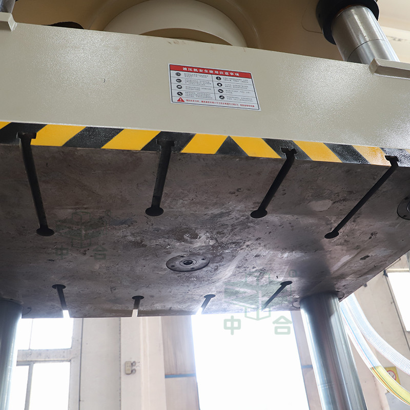 800噸四柱液壓機 800噸四柱液壓機