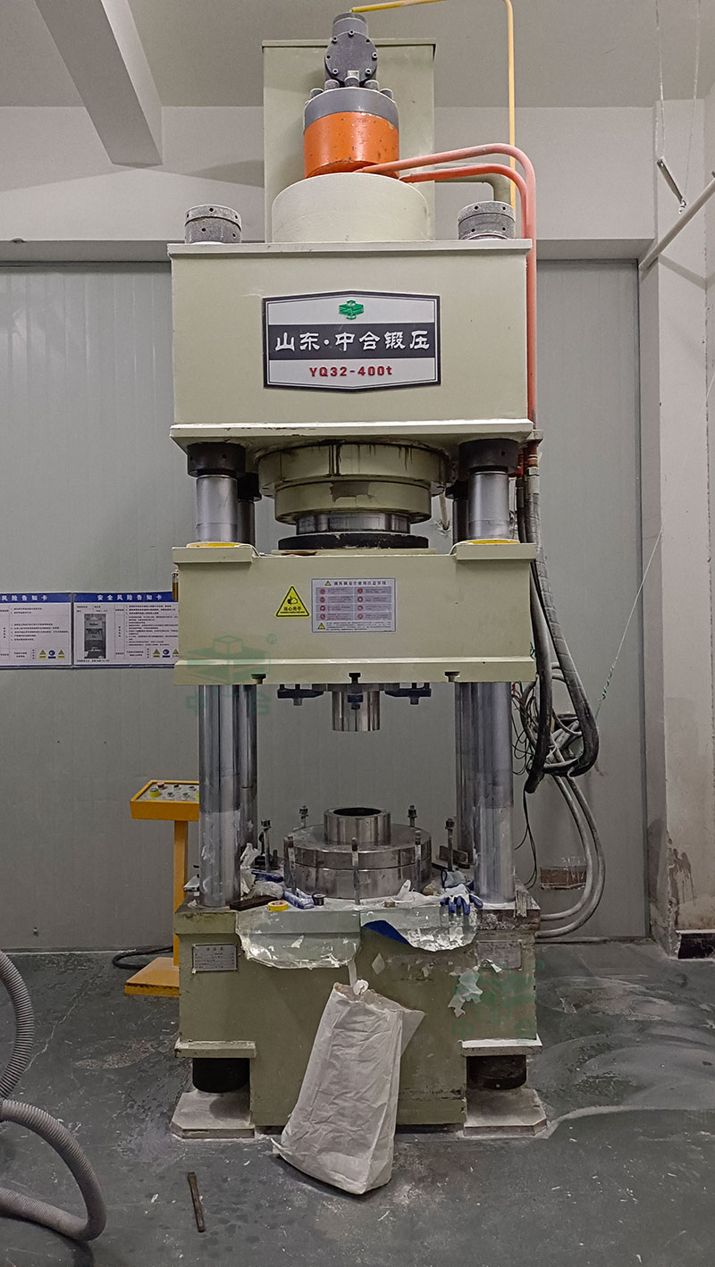 粉末成型機 粉末成型機