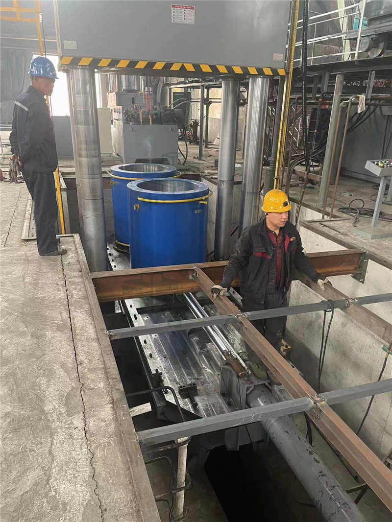 2000噸石墨坩堝生產設備-2000噸坩堝液壓機順利交付(圖5) 2000噸石墨坩堝生產設備-2000噸坩堝液壓機順利交付(圖5)