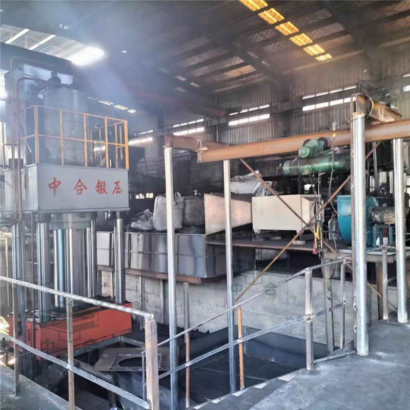 石墨坩堝液壓機_2000噸碳素粉末成型油壓機(圖3) 石墨坩堝液壓機_2000噸碳素粉末成型油壓機(圖3)