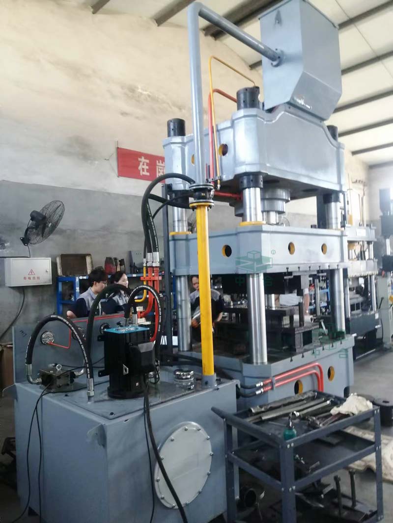 柴油發(fā)動機底殼拉伸成型液壓機-發(fā)動機配件液壓機-315噸不銹鋼拉伸機(圖1) 柴油發(fā)動機底殼拉伸成型液壓機-發(fā)動機配件液壓機-315噸不銹鋼拉伸機(圖1)