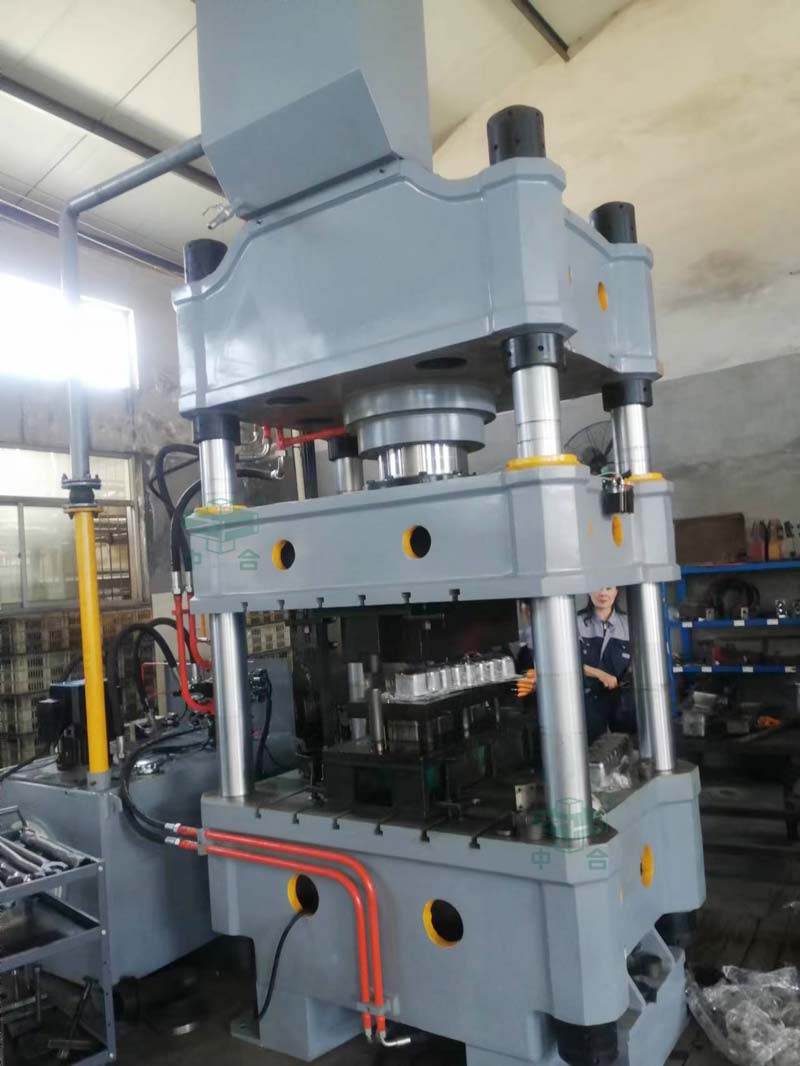 柴油發(fā)動機底殼拉伸成型液壓機-發(fā)動機配件液壓機-315噸不銹鋼拉伸機(圖3) 柴油發(fā)動機底殼拉伸成型液壓機-發(fā)動機配件液壓機-315噸不銹鋼拉伸機(圖3)