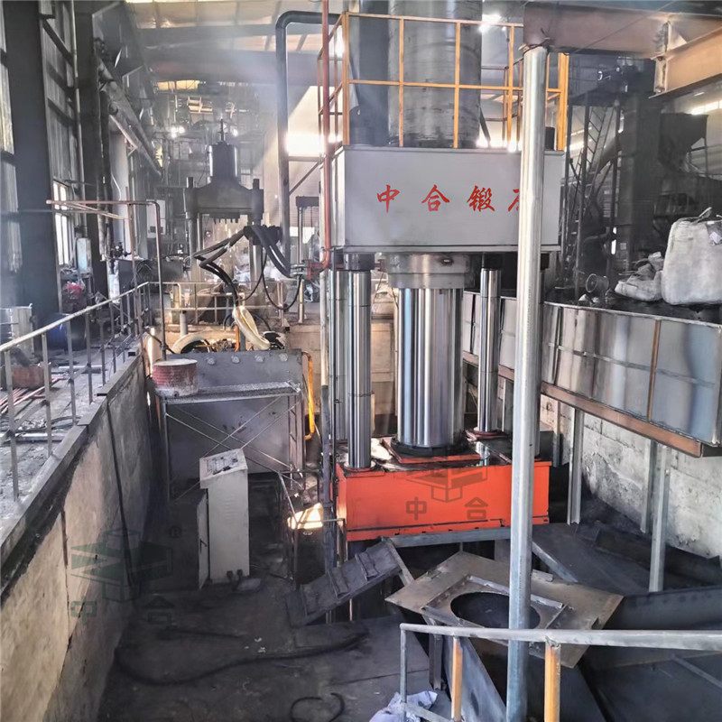 石墨坩堝液壓機 石墨坩堝液壓機