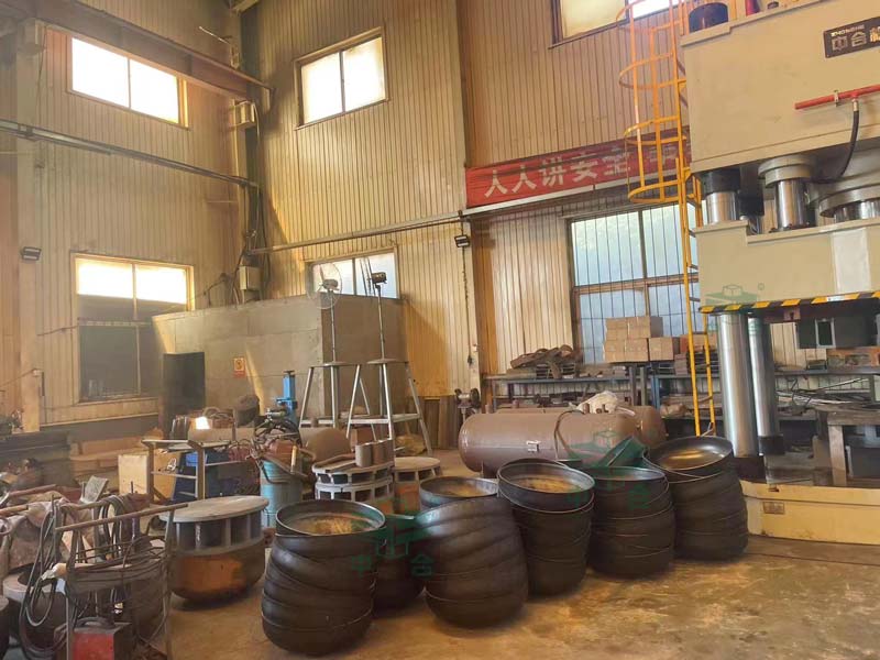 封頭沖壓成型液壓機-1750噸封頭液壓機客戶使用反饋(圖2) 封頭沖壓成型液壓機-1750噸封頭液壓機客戶使用反饋(圖2)