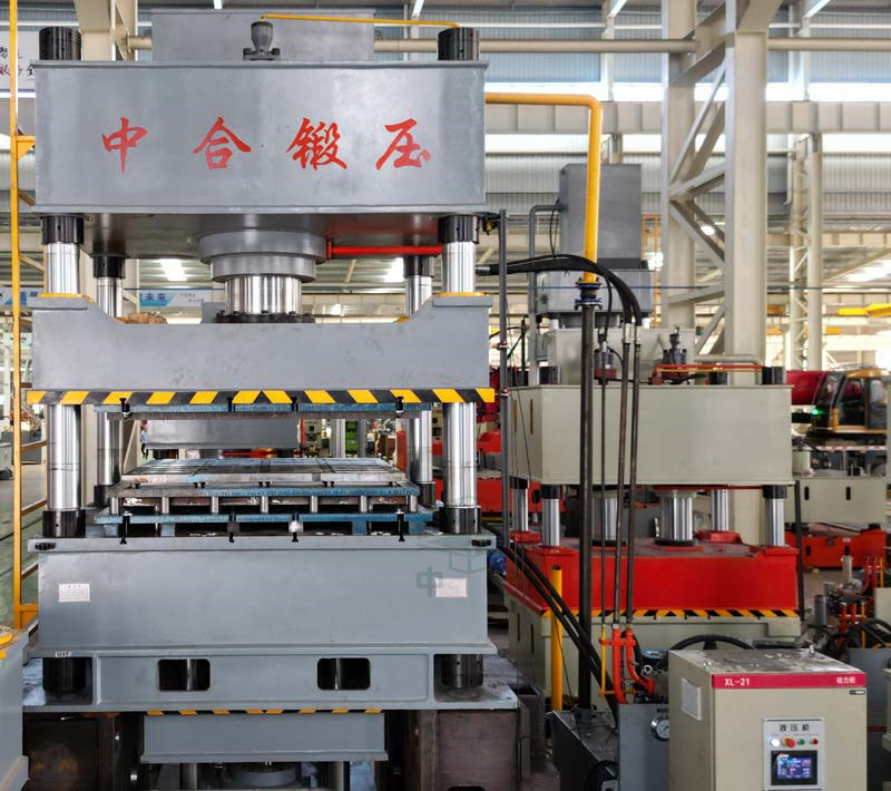 630噸不銹鋼屏幕背板沖壓成型液壓機 630噸不銹鋼屏幕背板沖壓成型液壓機