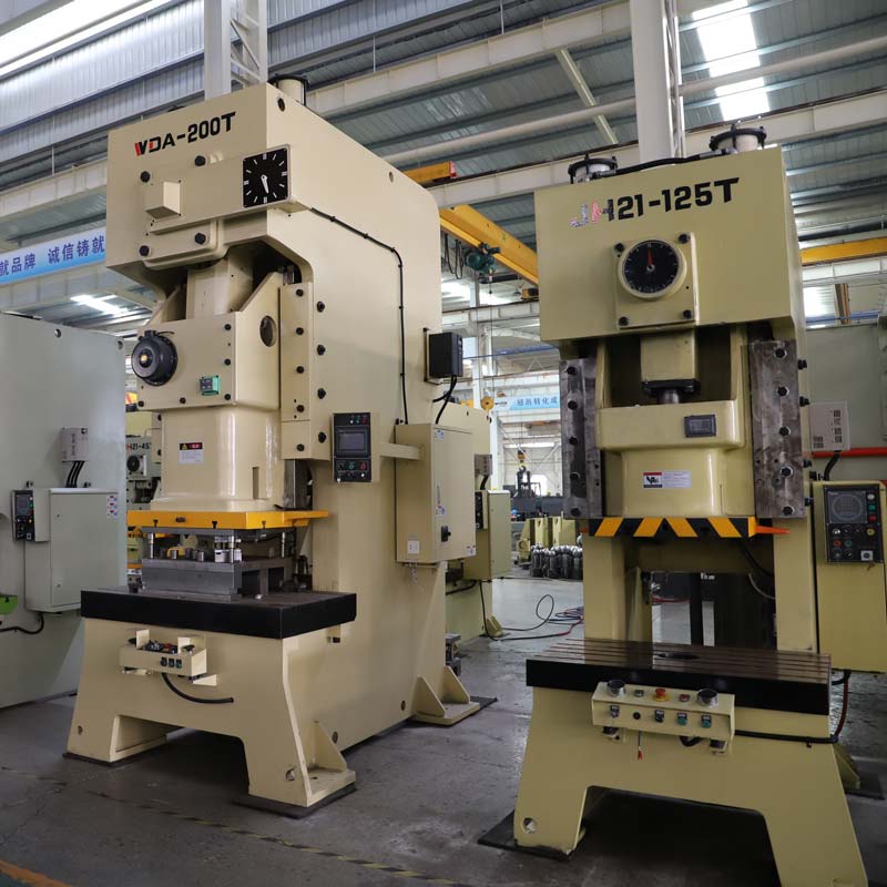 200噸氣動沖床 200噸氣動沖床