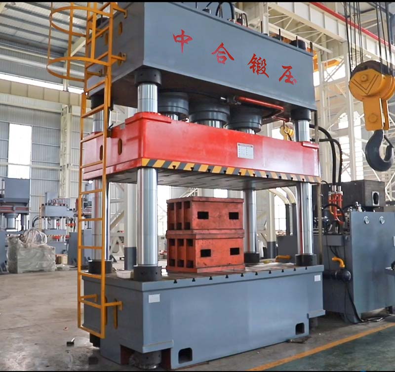 1500噸三梁四柱液壓機的參數、價格(圖2) 1500噸三梁四柱液壓機的參數、價格(圖2)