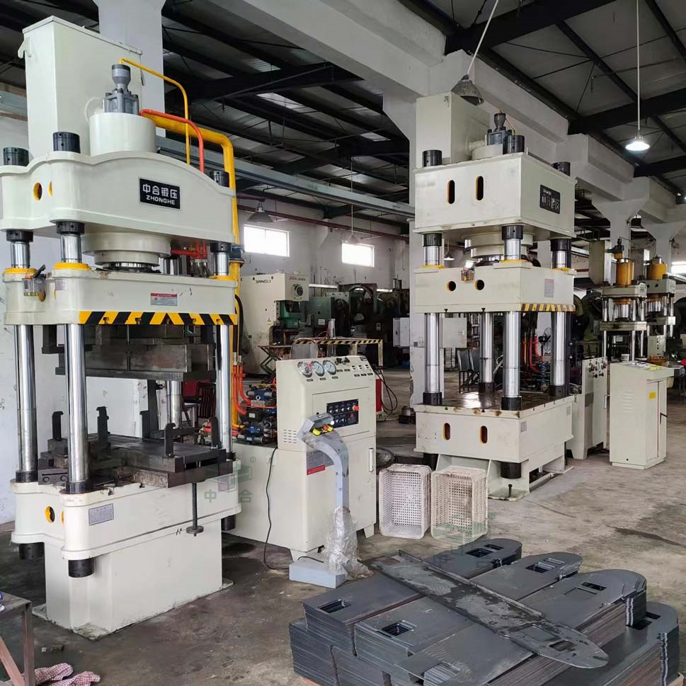 200噸金屬冷壓折彎液壓機 200噸金屬冷壓折彎液壓機