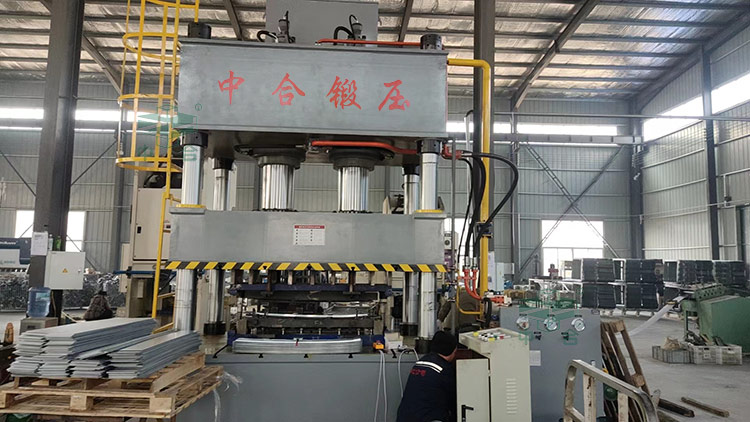 汽車零部件成型液壓機(jī) 汽車零部件成型液壓機(jī)