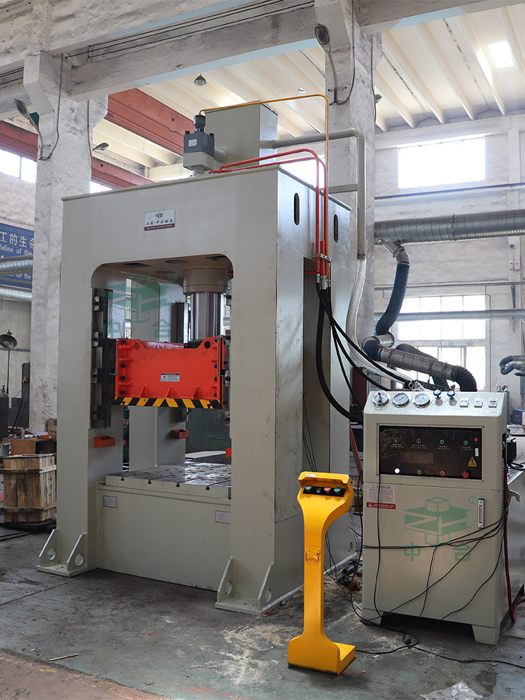 200噸框架式液壓機(jī) 200噸框架式液壓機(jī)